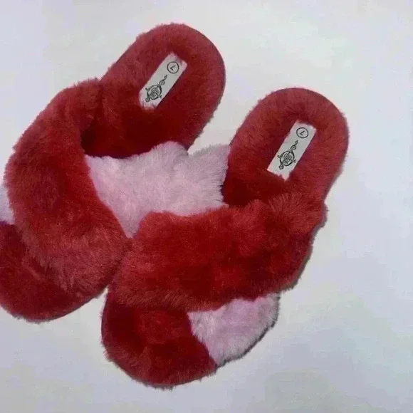 Sole Mates Slippers for Woman! Size 7 Red & Pink / Cozy!! Faux Fur!! - Picture 2 of 8